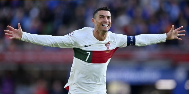 Ronaldo thuộc top những cầu thủ vĩ đại trong thể thao